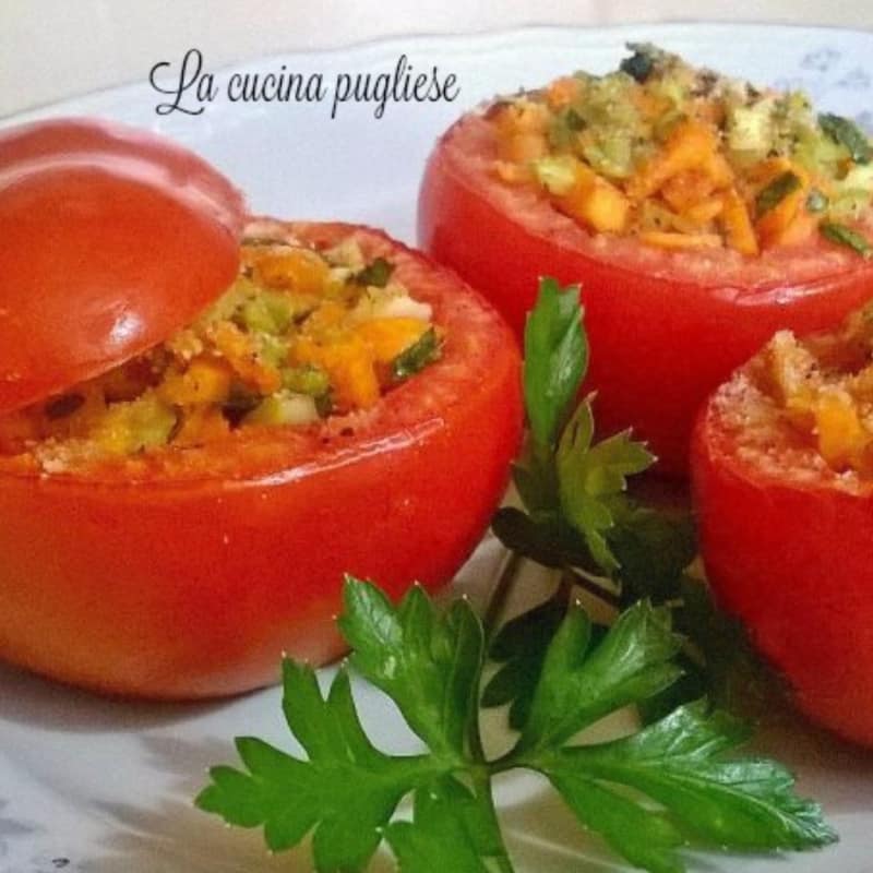 Tomatoes stuffed with vegetables