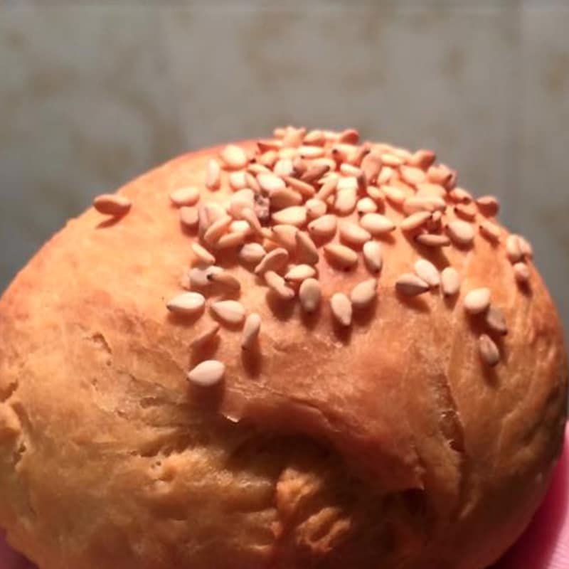 Red sesame buns