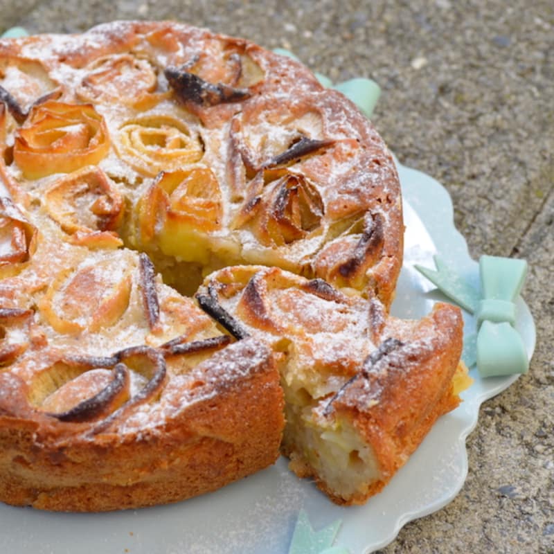 Torta di mele con roselline