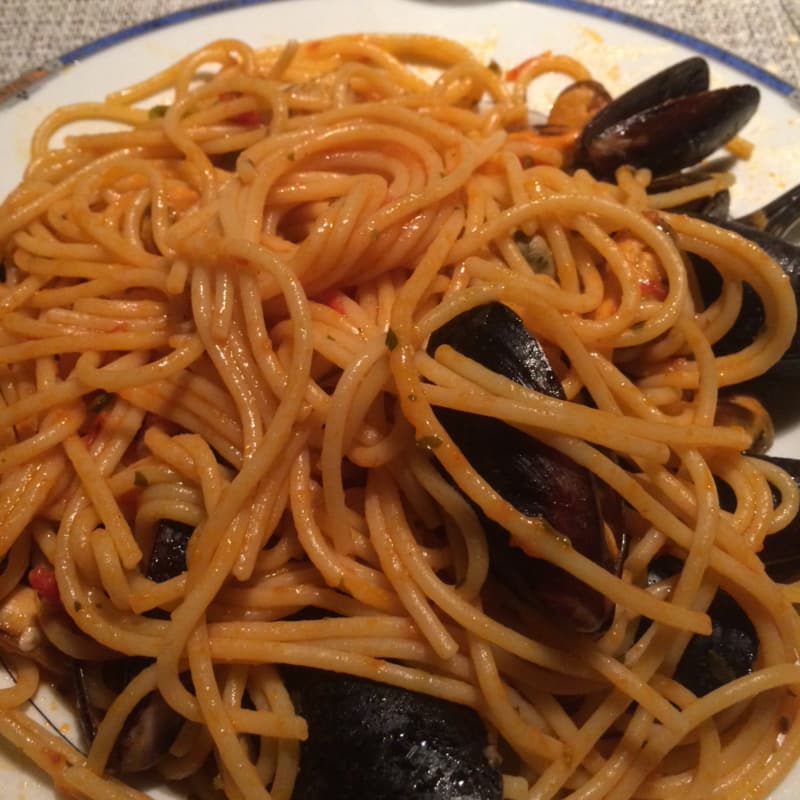 Linguine with seafood