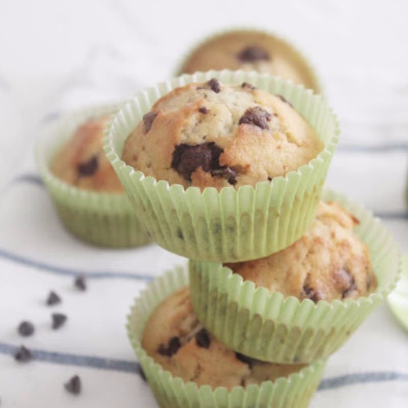 Muffin banana and chocolate chips