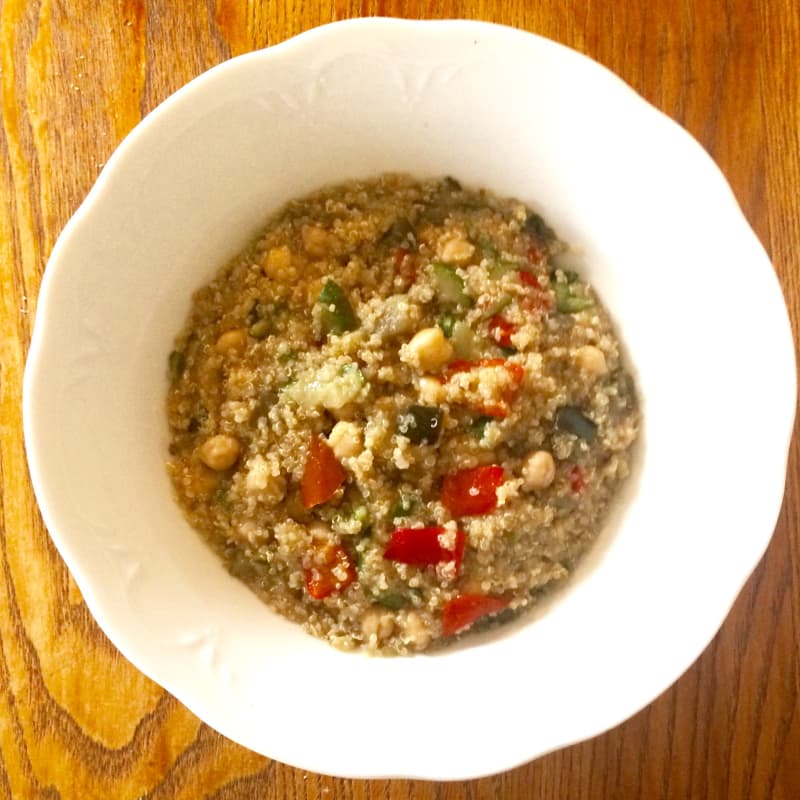 Quinoa con verdure e ceci