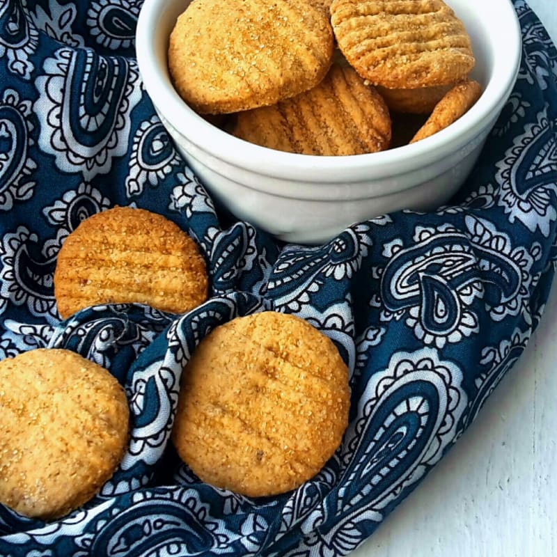 wholemeal biscuits with cane sugar