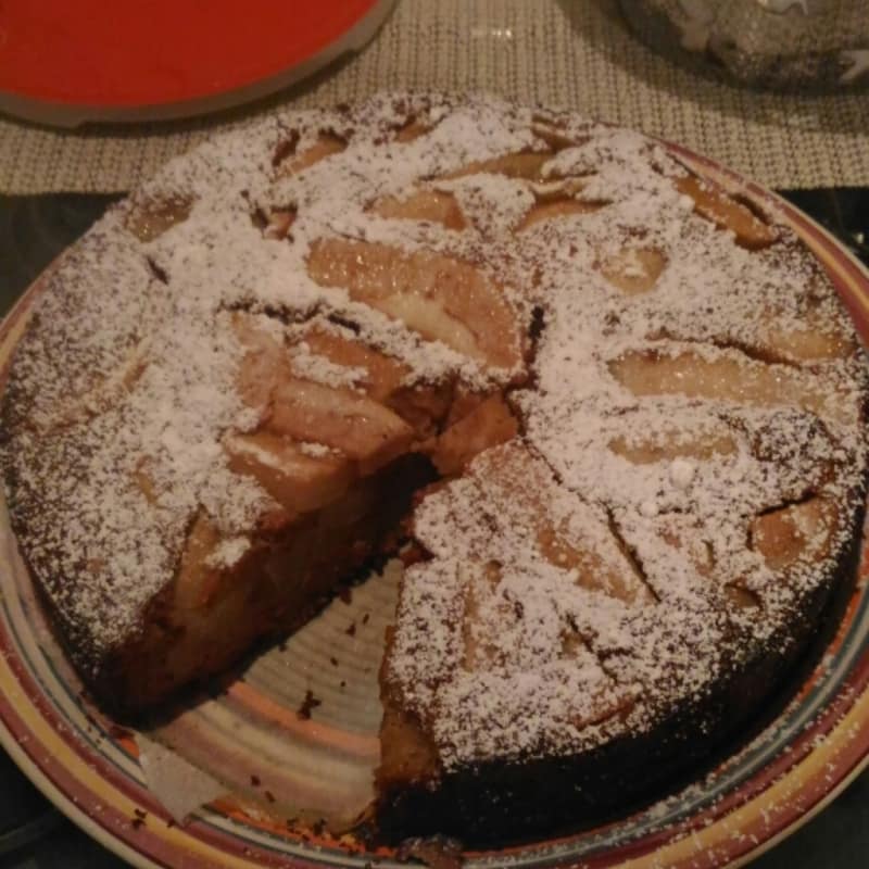 Cake pears and soft cheese