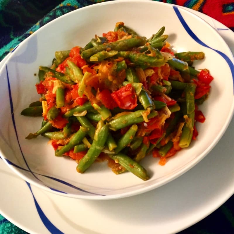 judías verdes en salsa de tomate