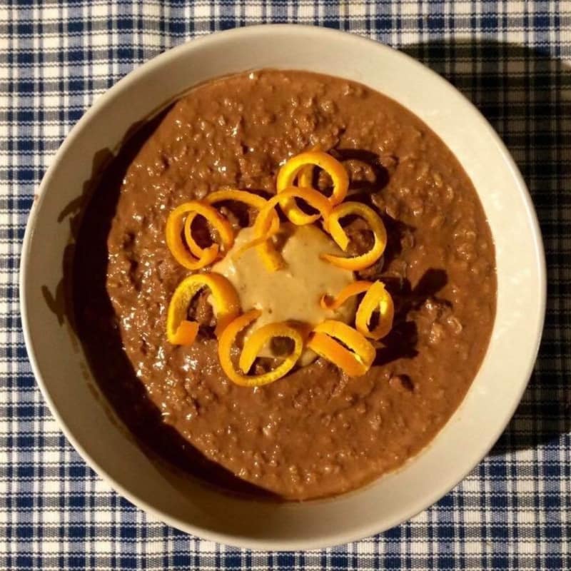 Porridge vegan orange and cocoa