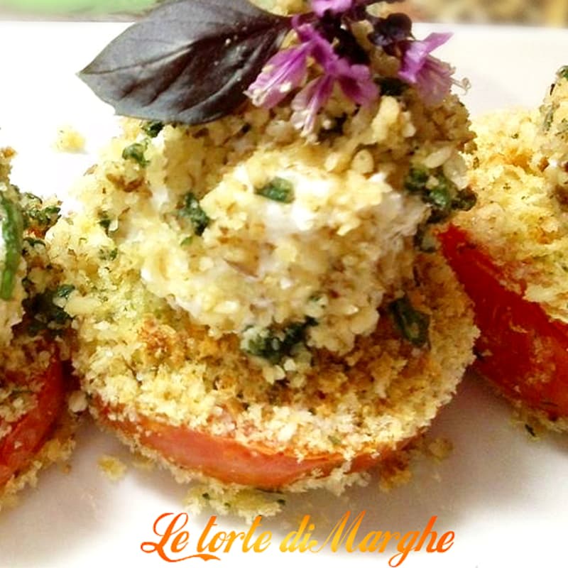 Fried tomatoes with goat pistachios