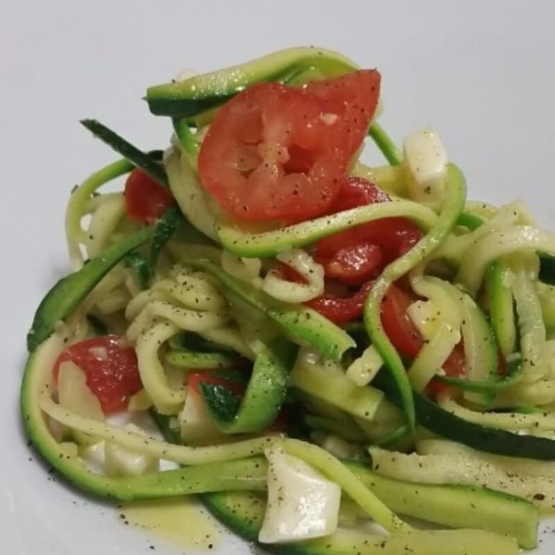 Spaghetti di zucchine tricolori