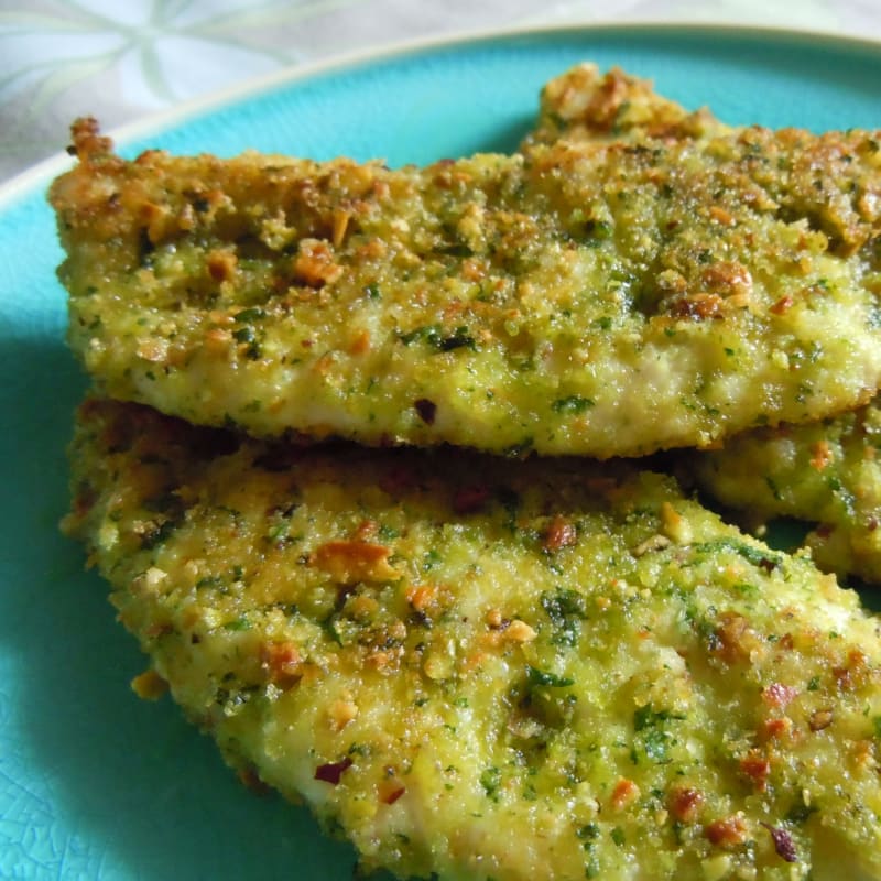 chicken fillets crusted with pistachios