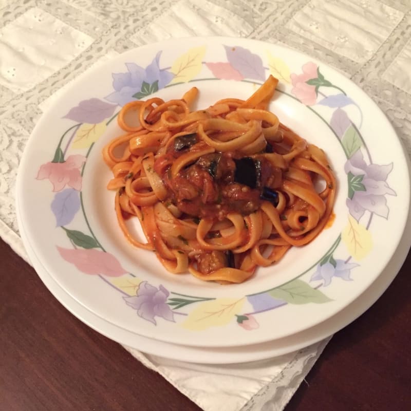 Linguini con berenjenas de asiento