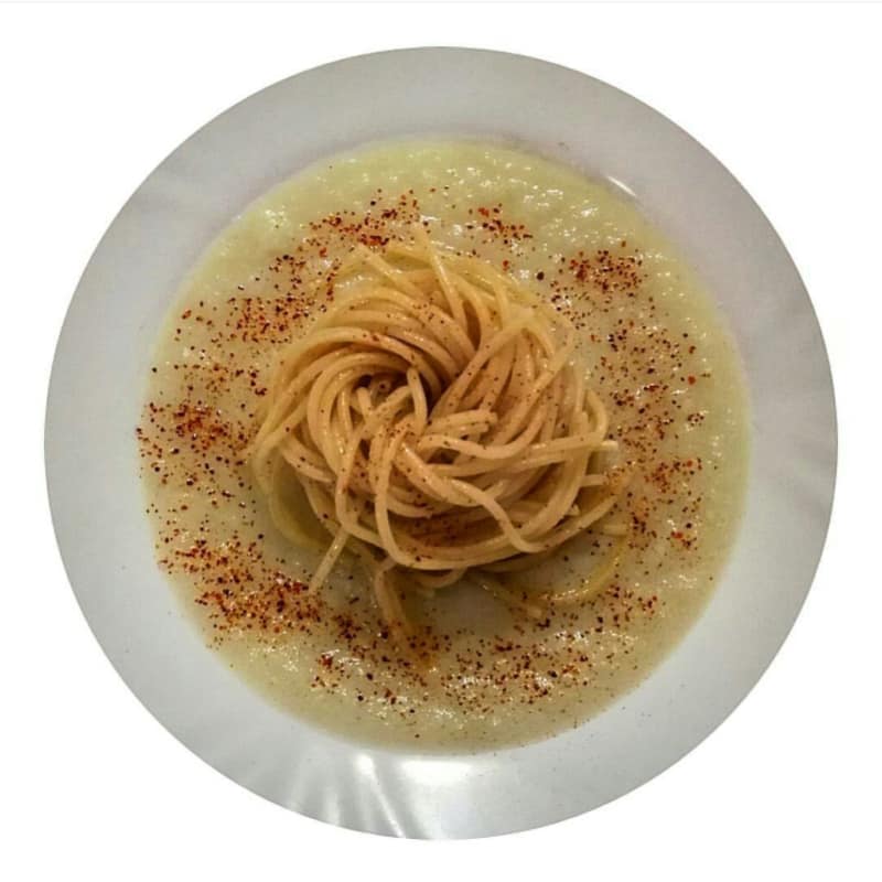 coliflor y gorgonzola espagueti