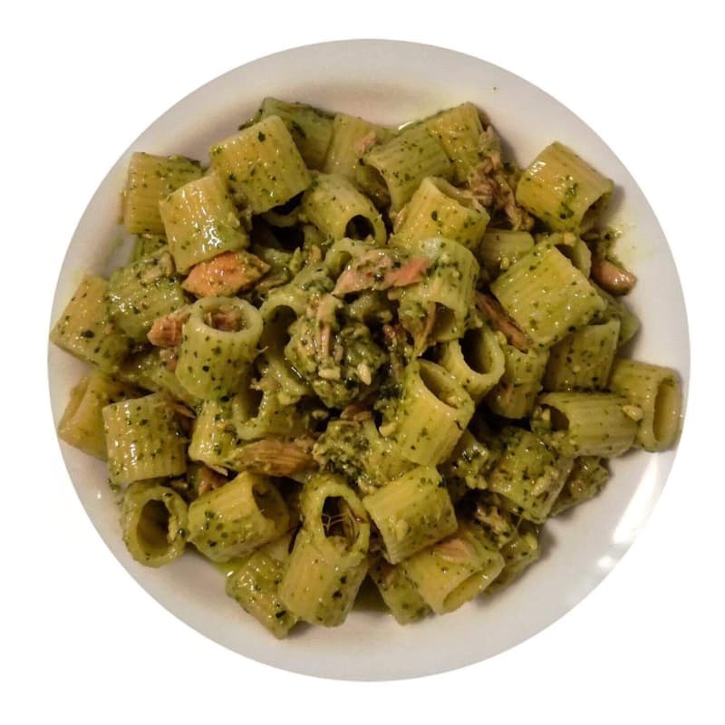 Mezze maniche con tonno e pesto