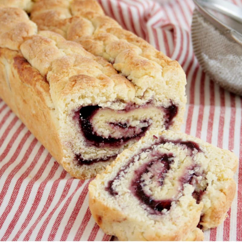 rollo de pasta con mermelada