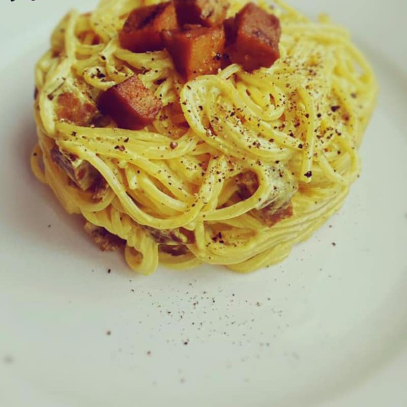 Carbonara con seitan croccante