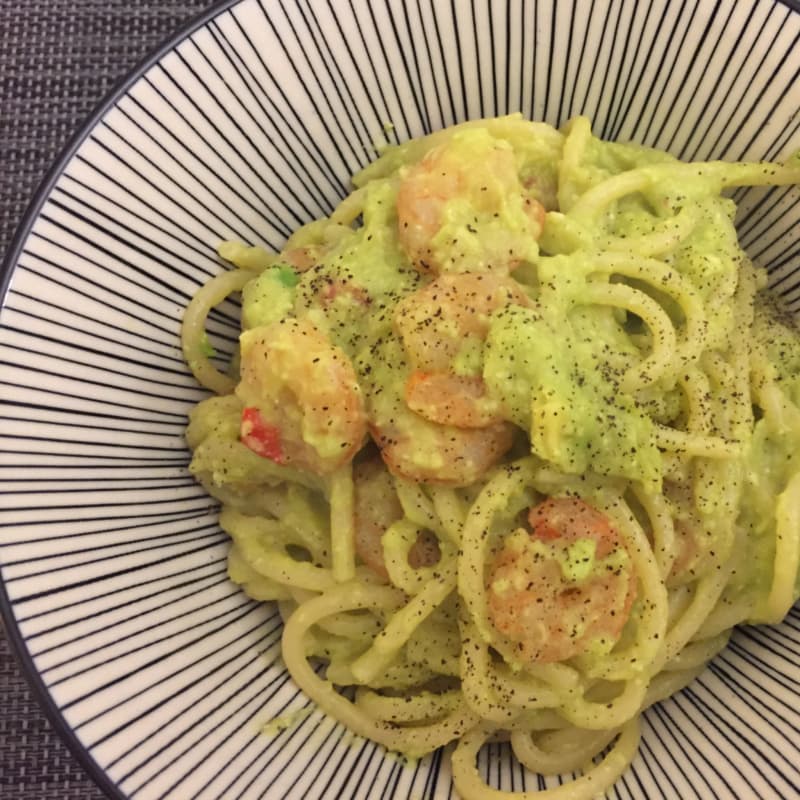 Spaghetti integrali e crema di avocado