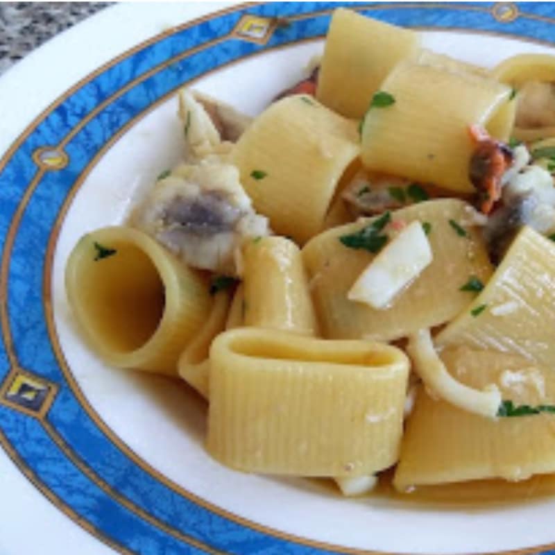 Calamarata ai frutti di mare e zafferano