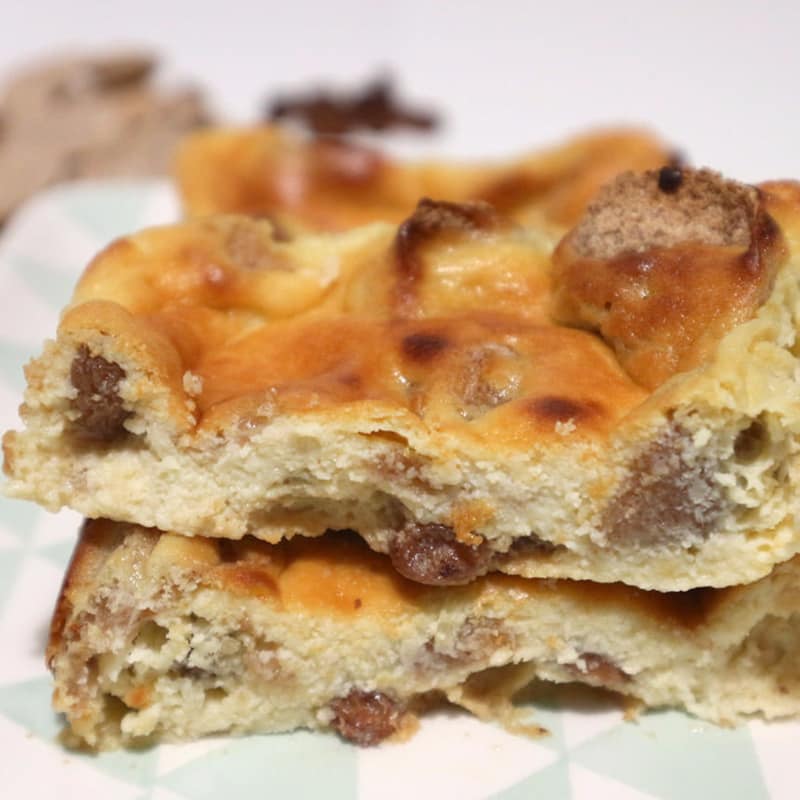 Ricotta cake baked with raisins and cereals