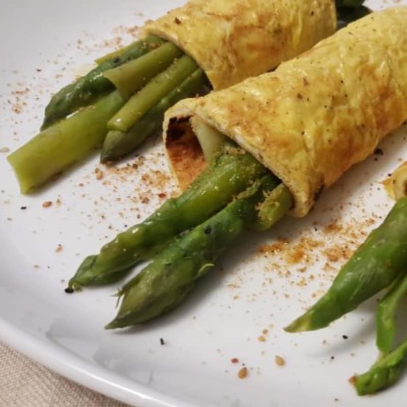 Involtini Di Uova Con Asparagi