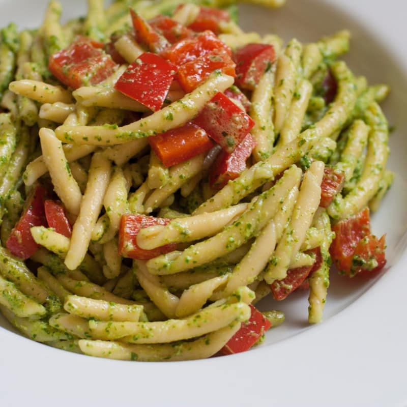 rúcula pasta fría y pimienta