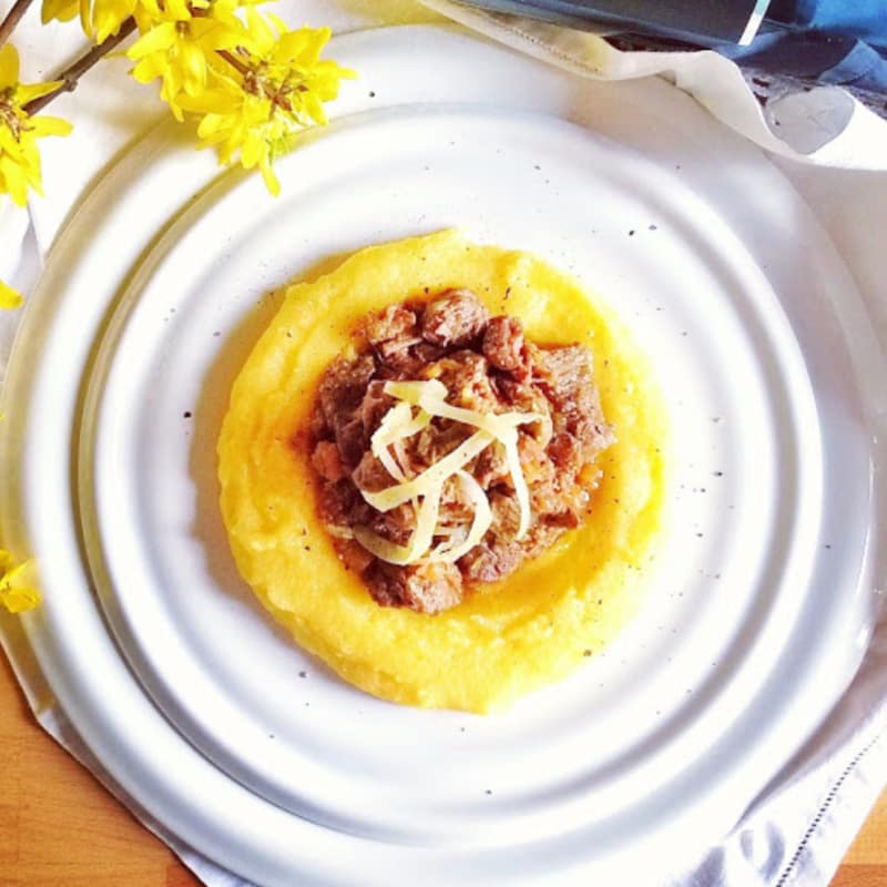 Estofado de ternera con crema de polenta