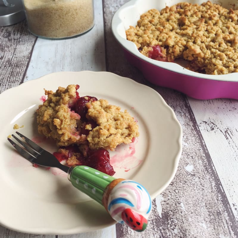 Crumble integral with lactose-free cherries