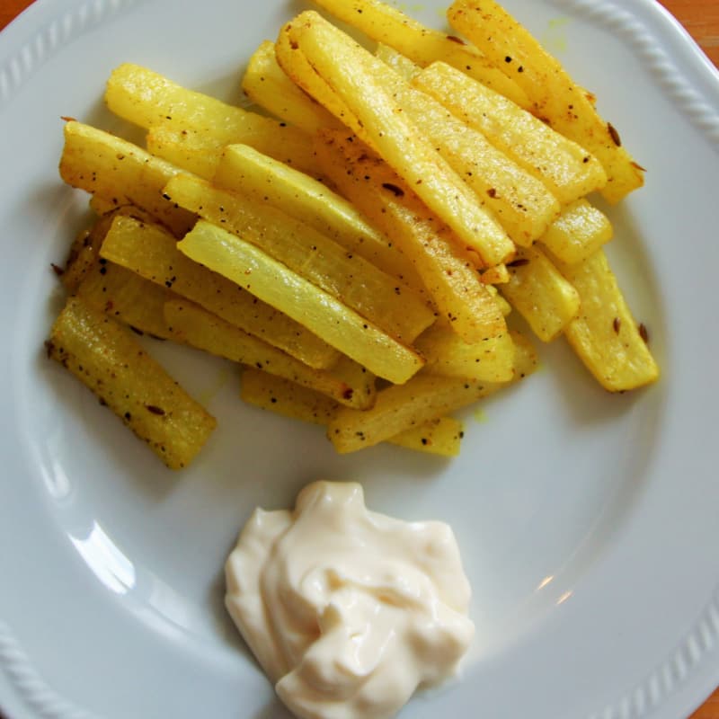 Daikon chips with turmeric and cumin seeds