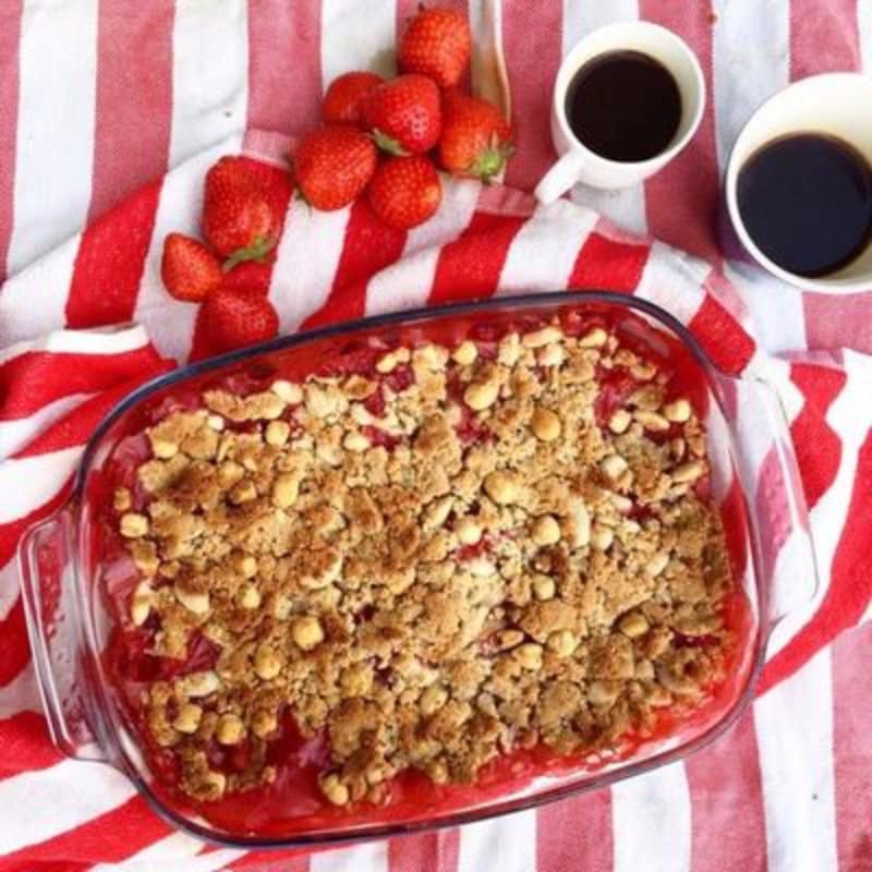 Crumble of strawberries and rhubarb