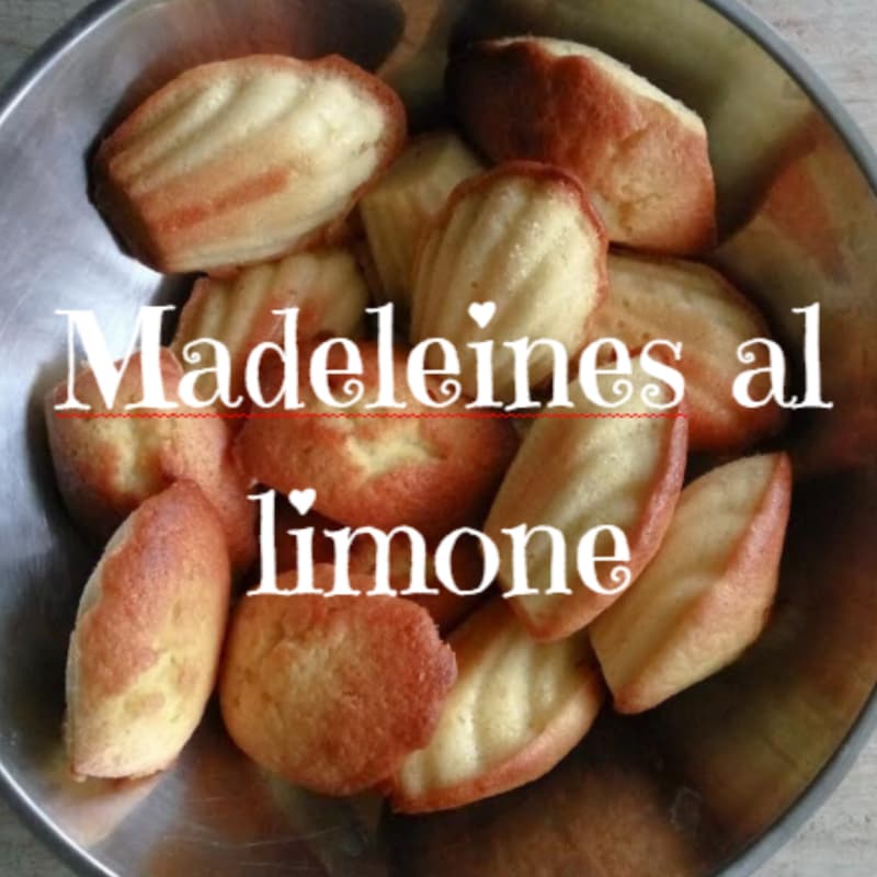 Madeleines with lemon