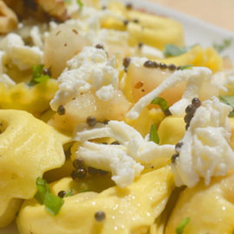 Tortelloni Nuts and Gorgonzola with pears and cottage cheese