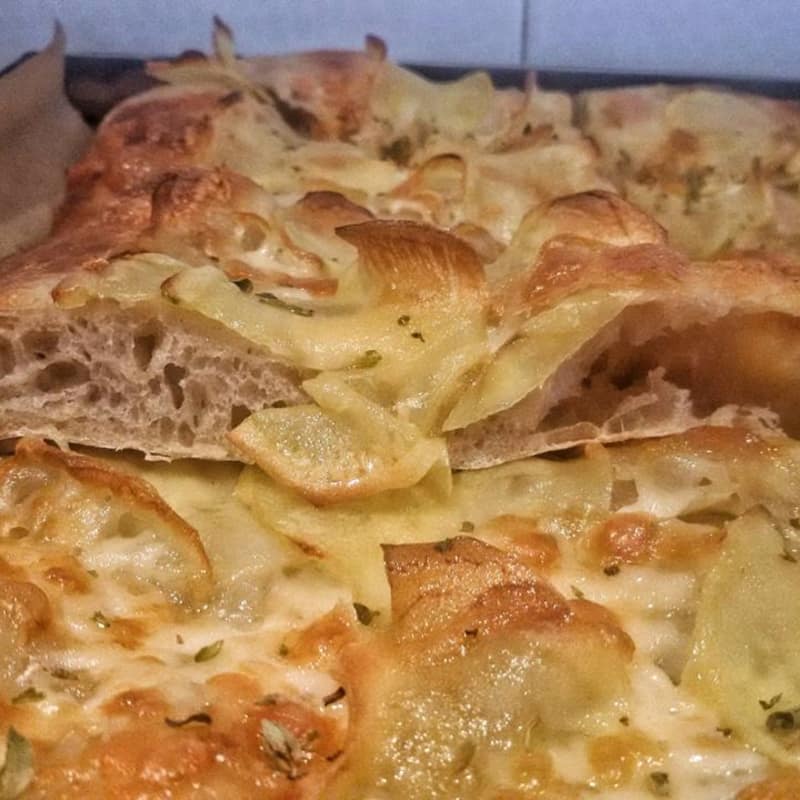 Pizza with potato chips