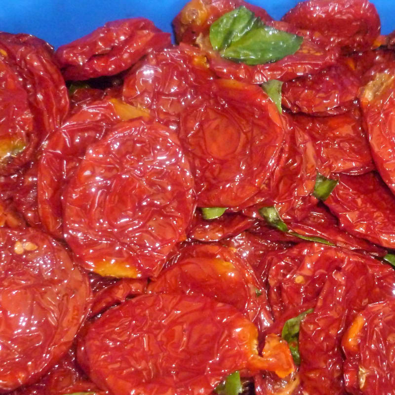 Dry tomatoes