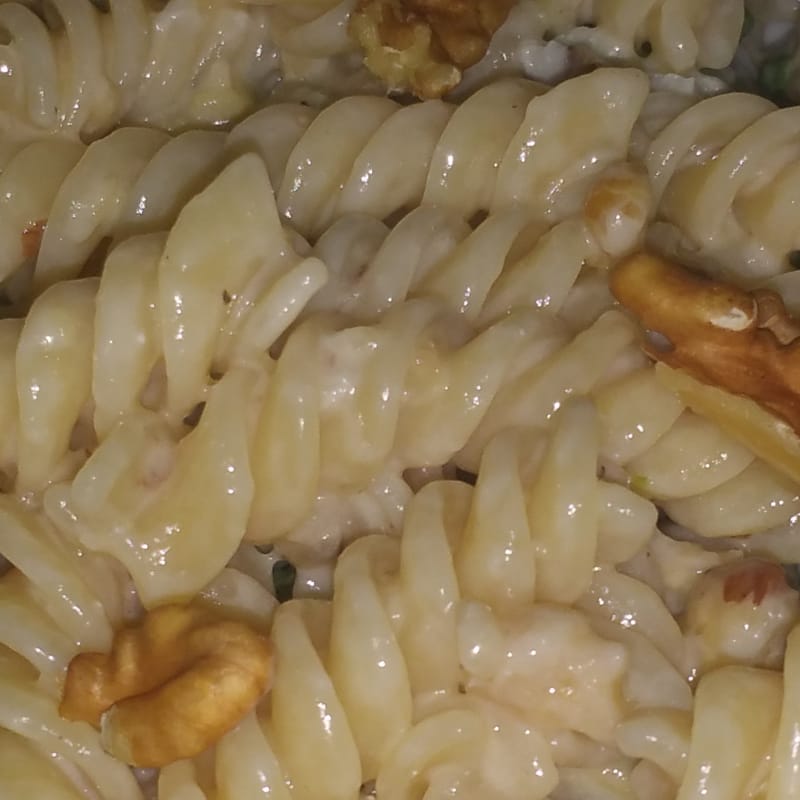 Fusilli gorgonzola y nueces