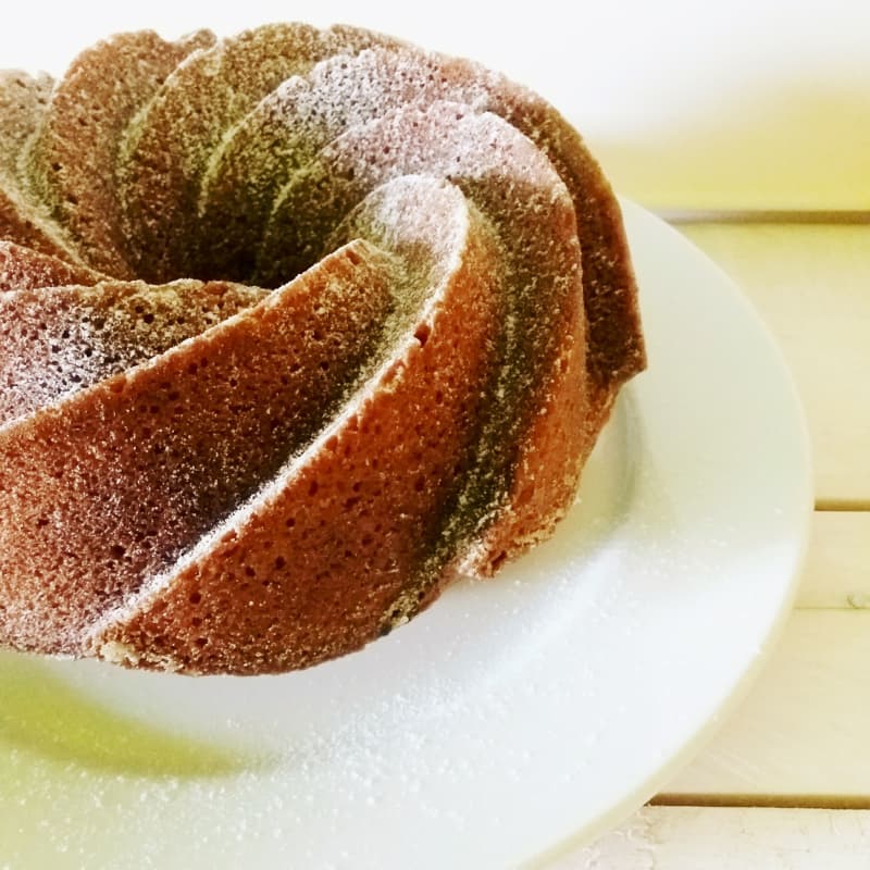 Bundt cake variegato