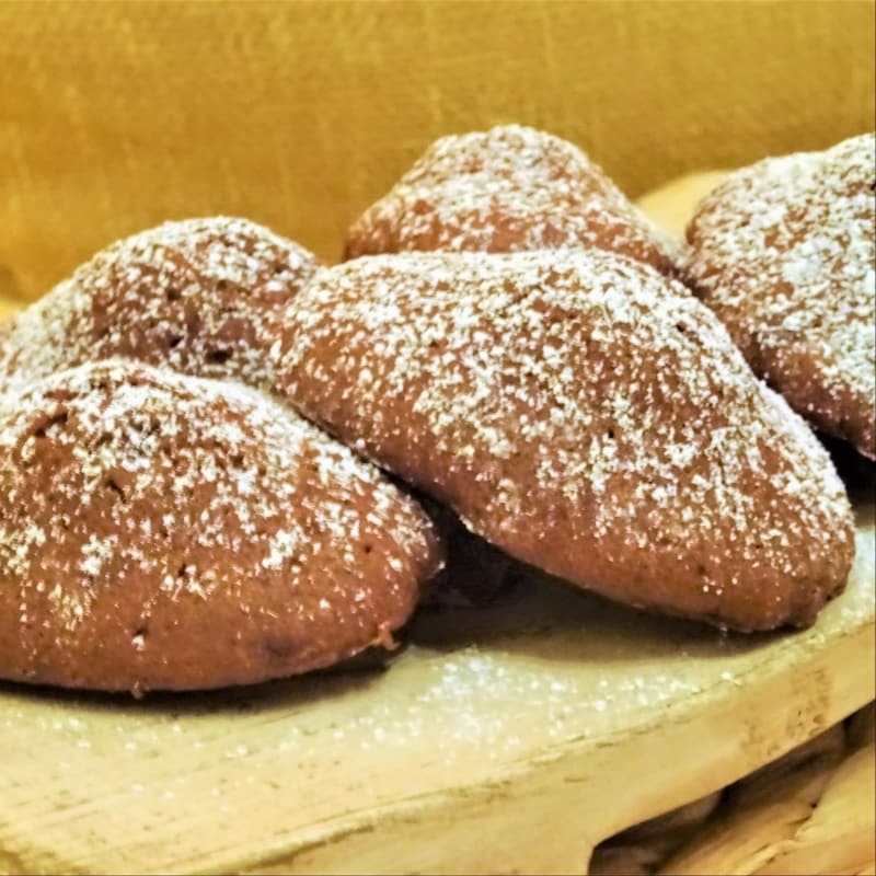 Madeleine with gluten-free cocoa