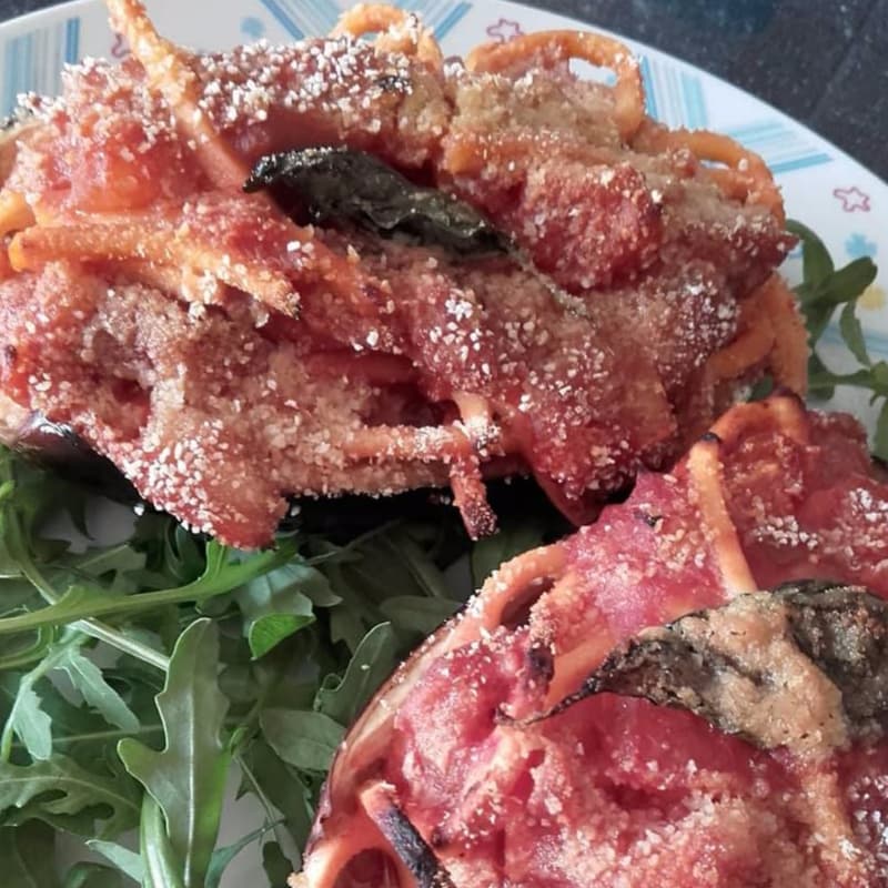 Eggplant barquets stuffed with troccoli on gratin