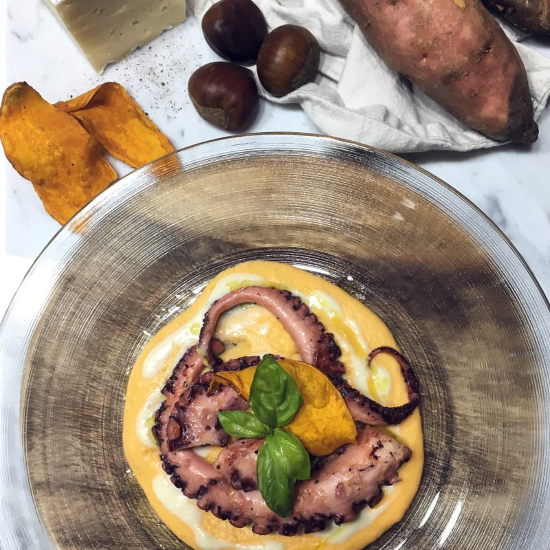 Polpo croccante, crema di patate dolci e formaggio Rosa ...