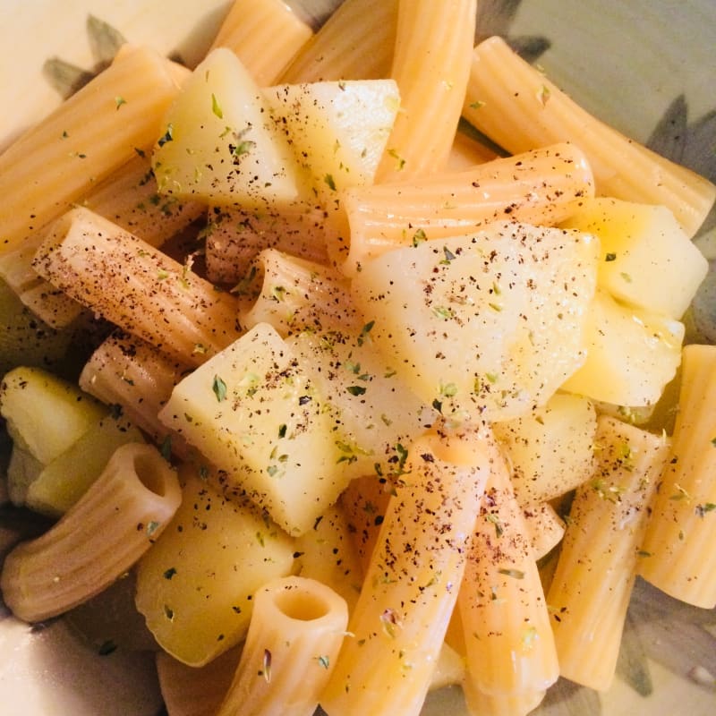 Pasta y patatas rústicas