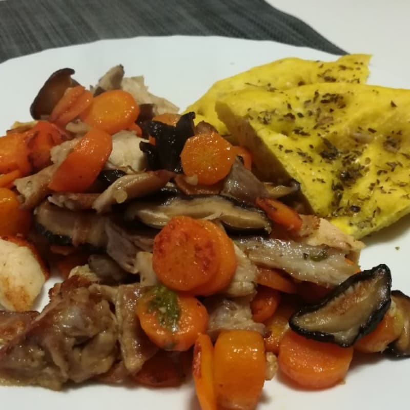 Coniglio e carote ripassate con funghi shitake