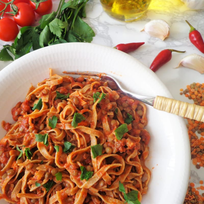 Tallarines con ragú de lentejas