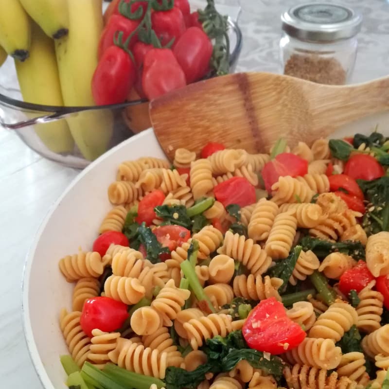 Fusilli of chickpeas with turnip leaves