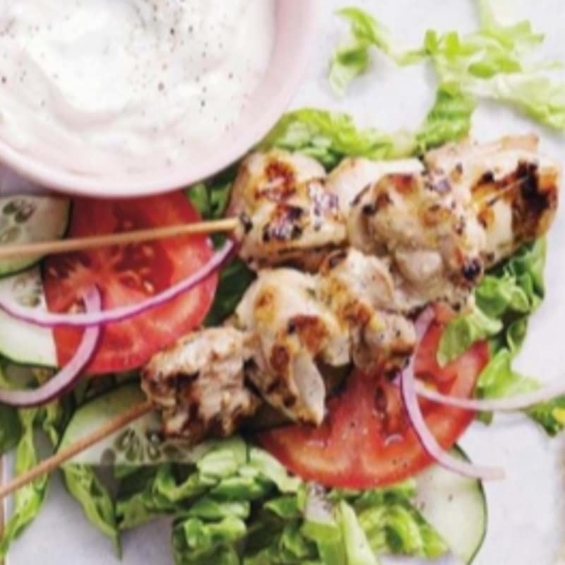 Kebab di pollo in stile greco