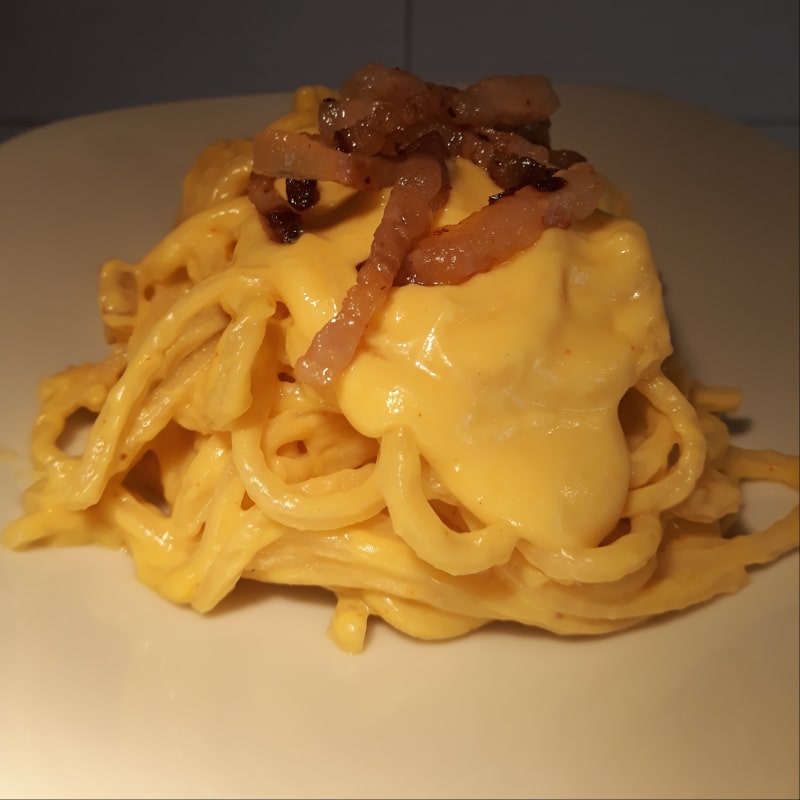 Troccoli saffron cream and crispy bacon