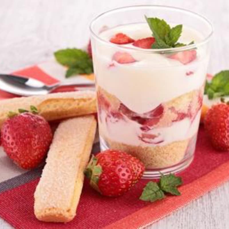 Light strawberry tiramisu