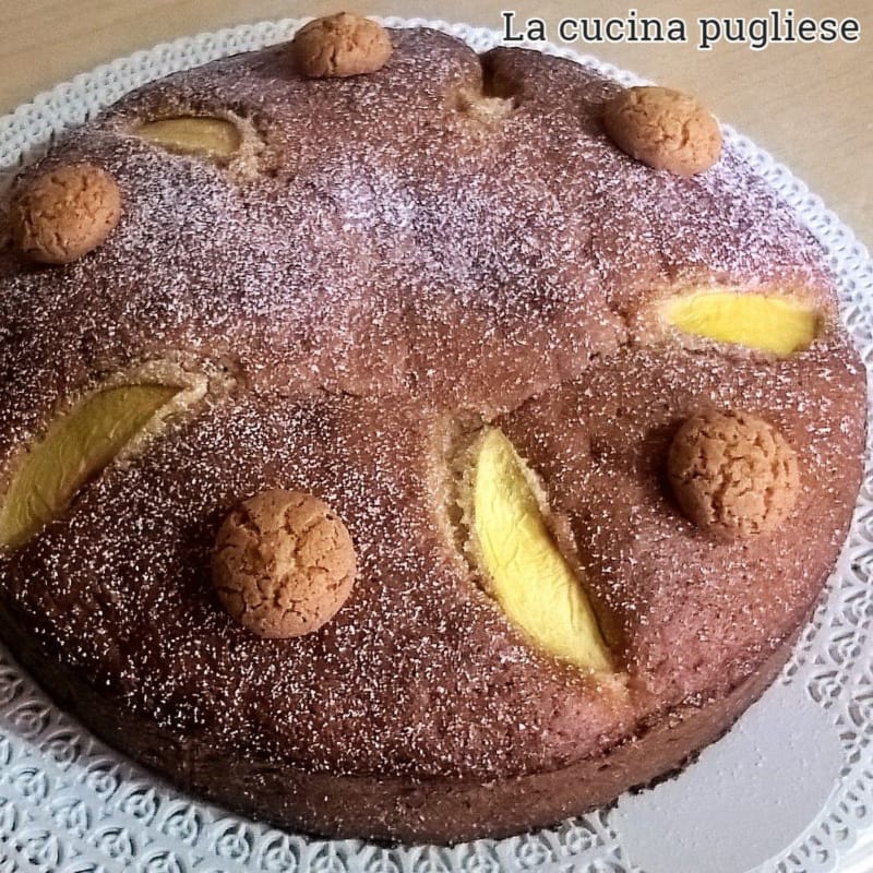 Pastel de melocotón y amaretti