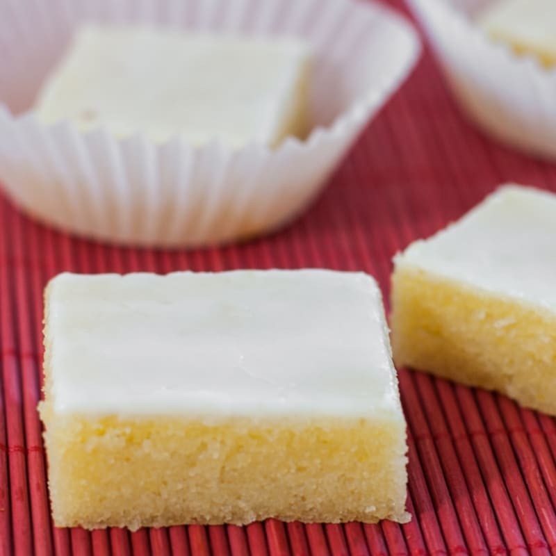 Squares with lemon.