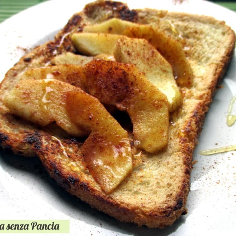 Tartine alla frutta con mele grigliate