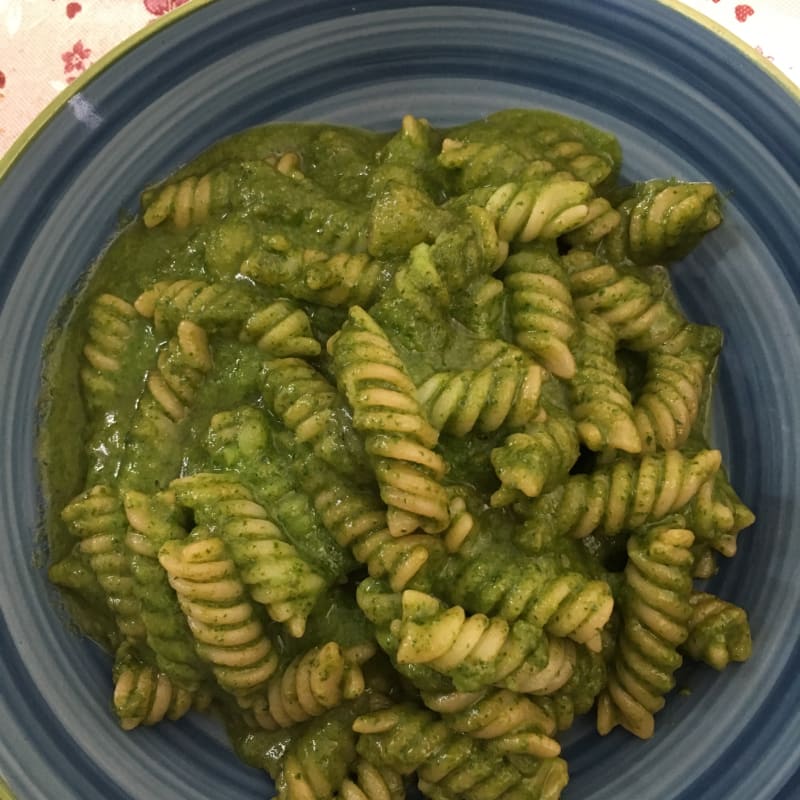 Pasta with fresh pesto