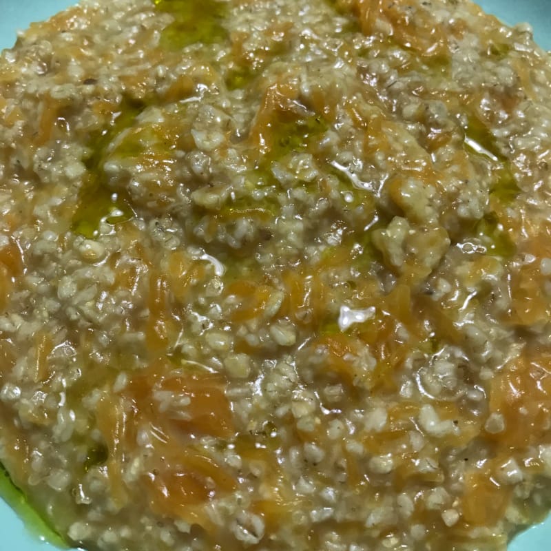 Salty porridge with pumpkin, turmeric and ginger