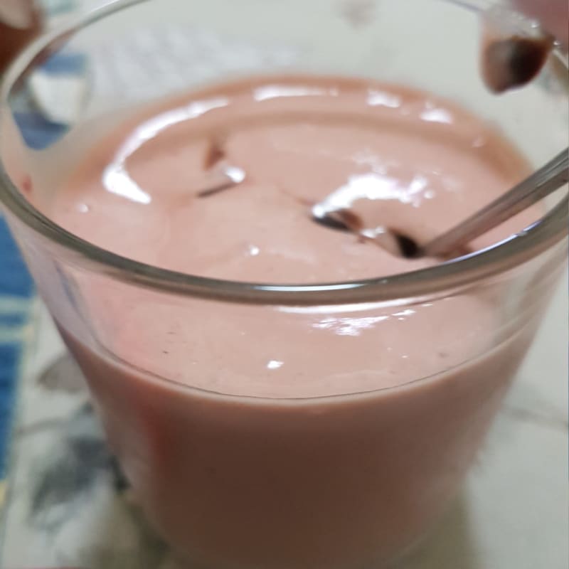 Kefir with bitter cocoa and seeds