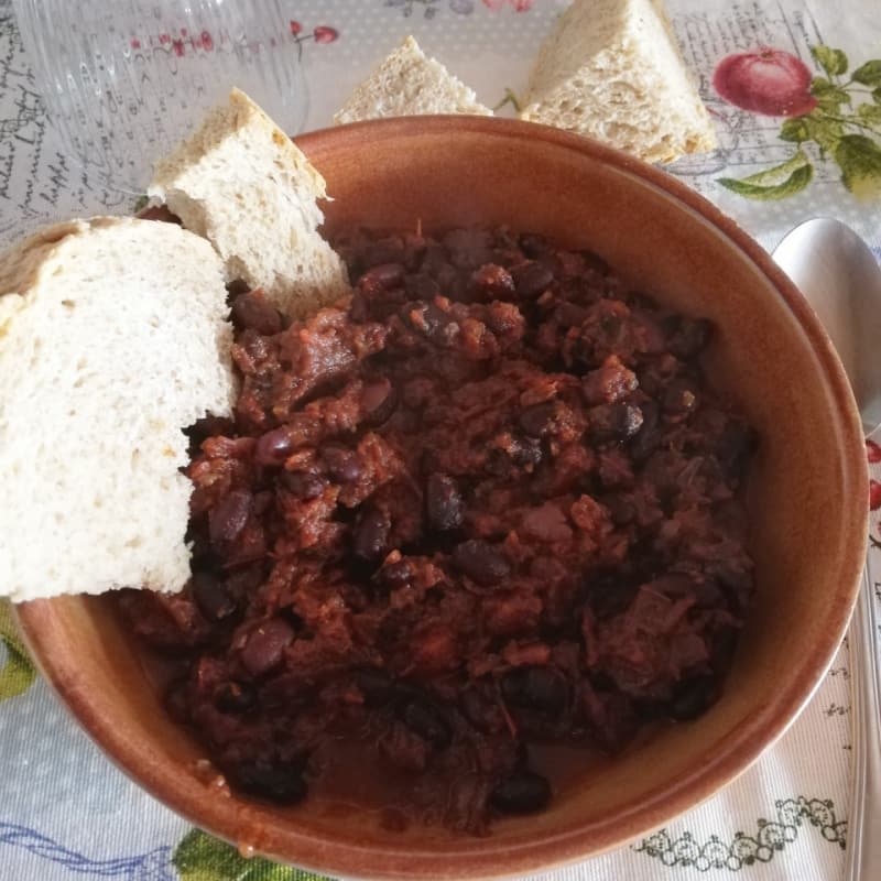 Mexican beans with tomato sauce